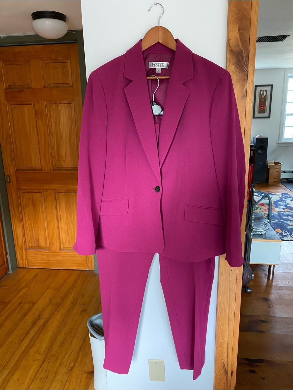 Magenta Women's Blazer & Pant Suit